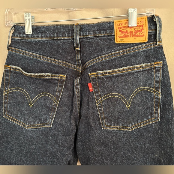 Levi’s Original Fit 501 Jeans in Dark Wash- size 26 - Picture 8 of 10